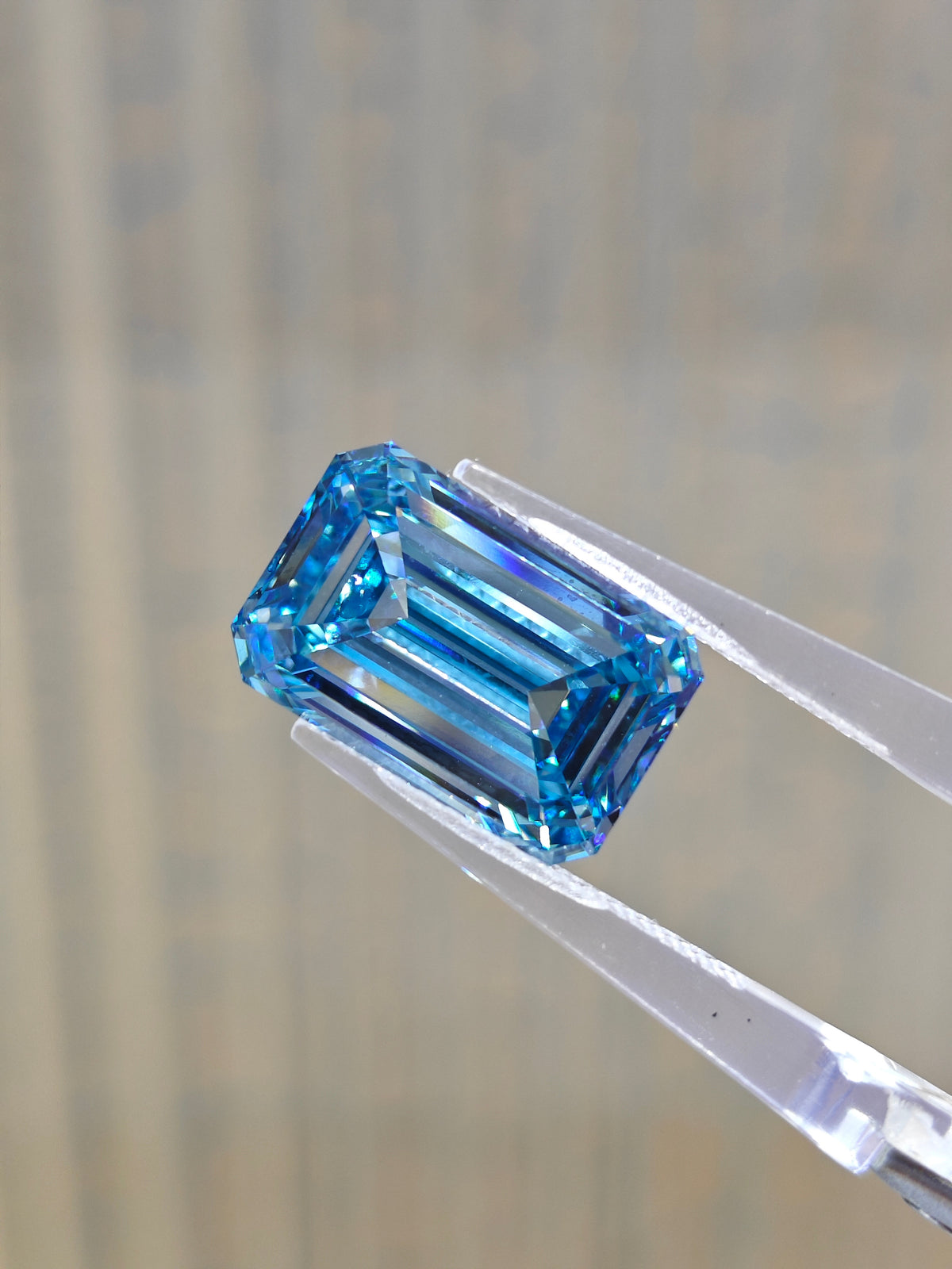 For ET 10.16CT Pink Cushion Diamond And 10.08CT Blue Diamond Total two Diamonds