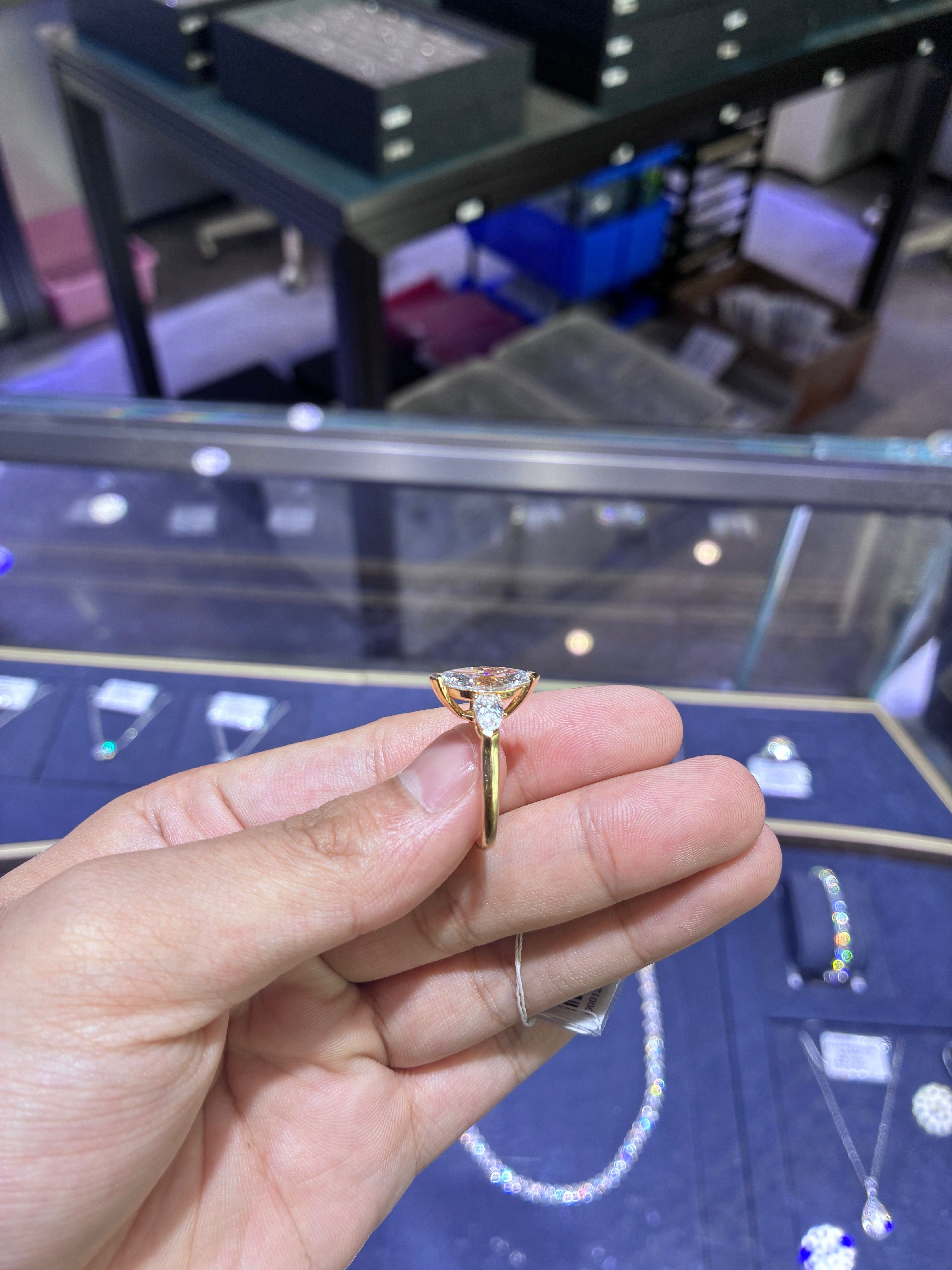 For Jaime 14k yellow gold with 2ct E VS1 diamond And 0.637ct side stone