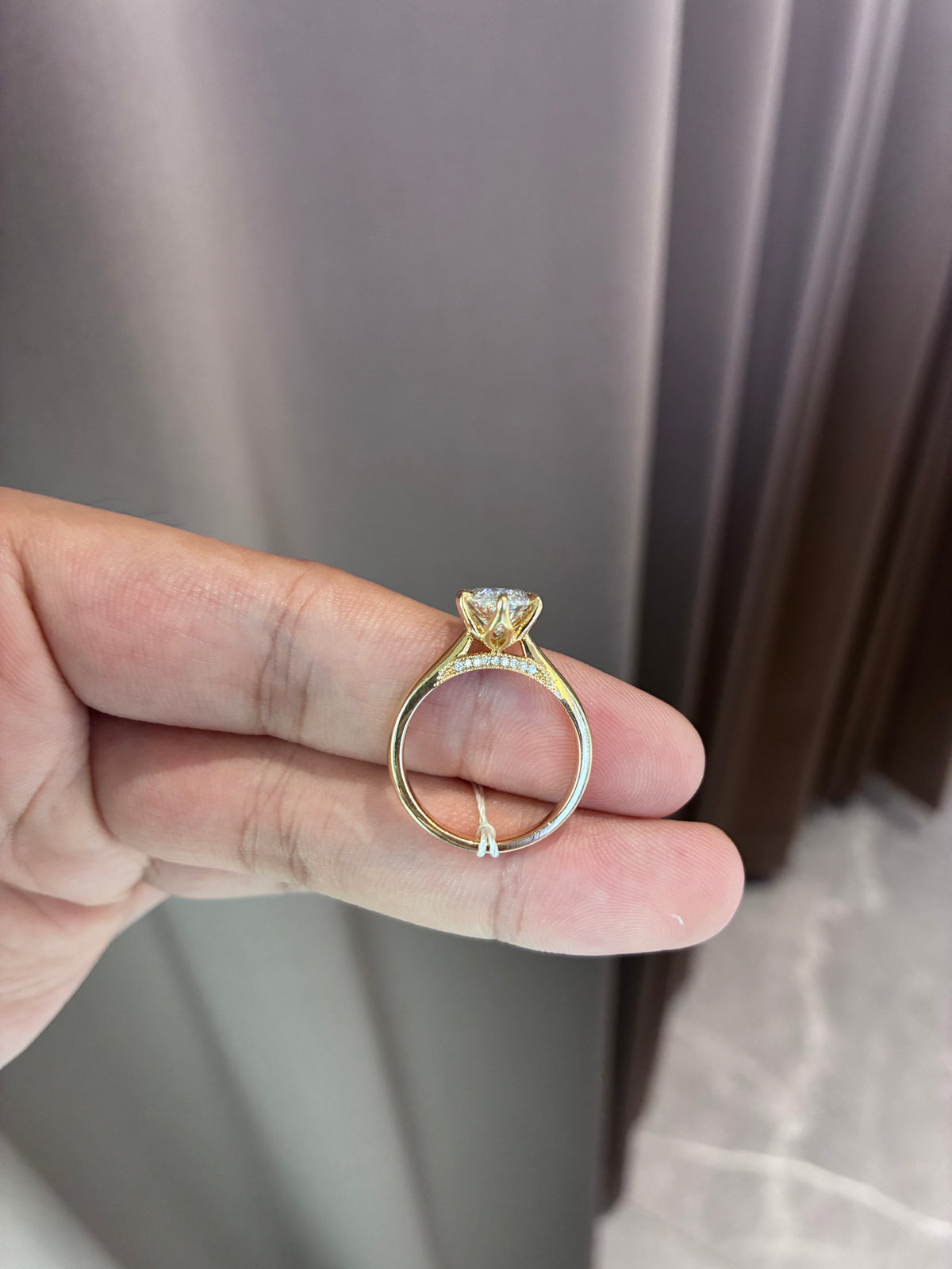 For jaime 14k yellow gold ring with 2.5ct main diamond E VVS2
