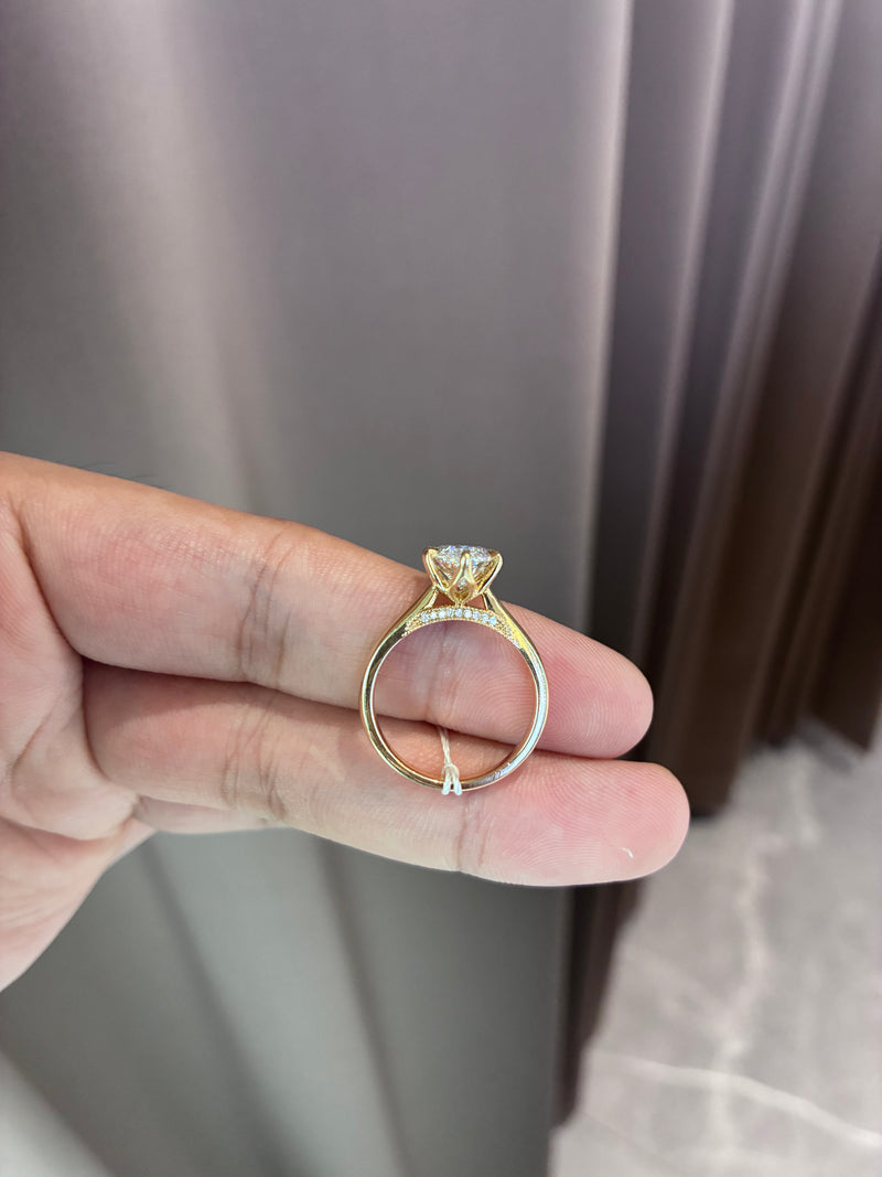 For jaime 14k yellow gold ring with 2.5ct main diamond E VVS2