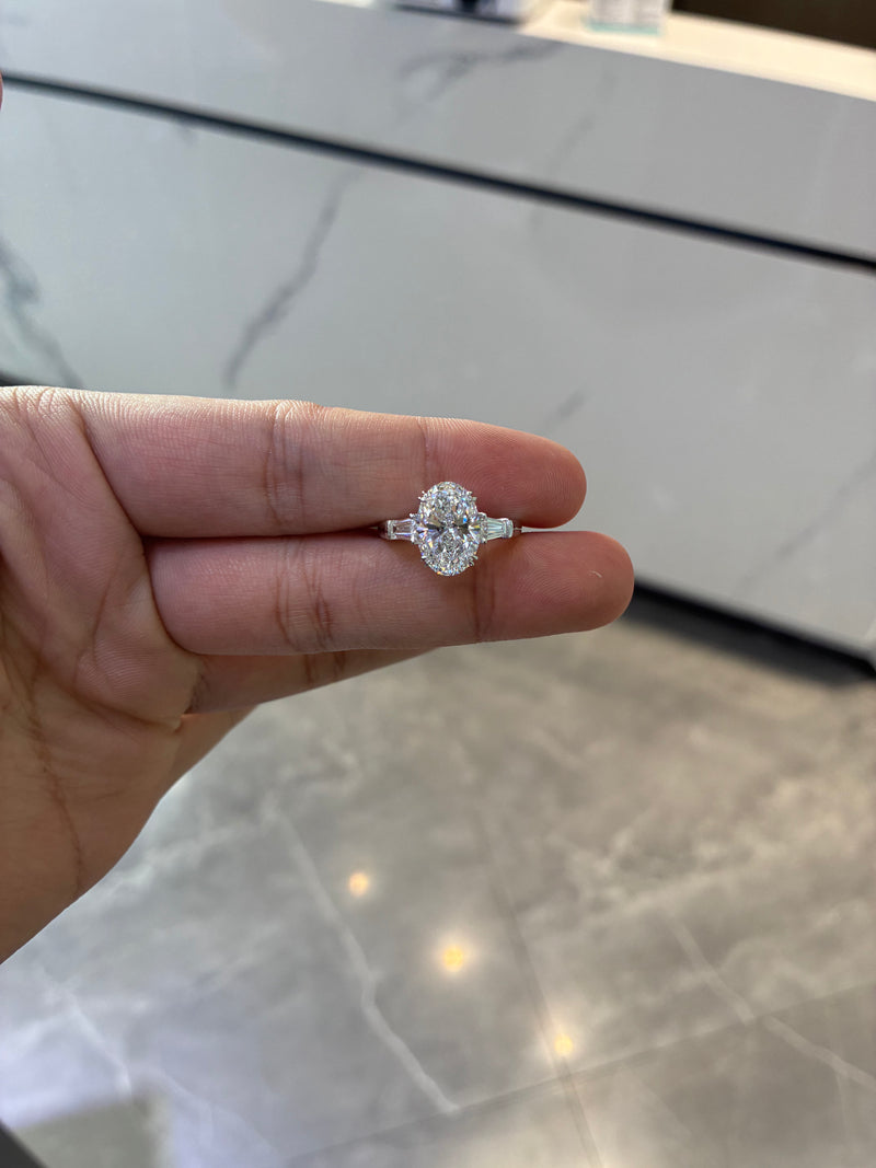 For deshawnt2  platinum ring with 3.21ct diamond And 0.458ct side stone