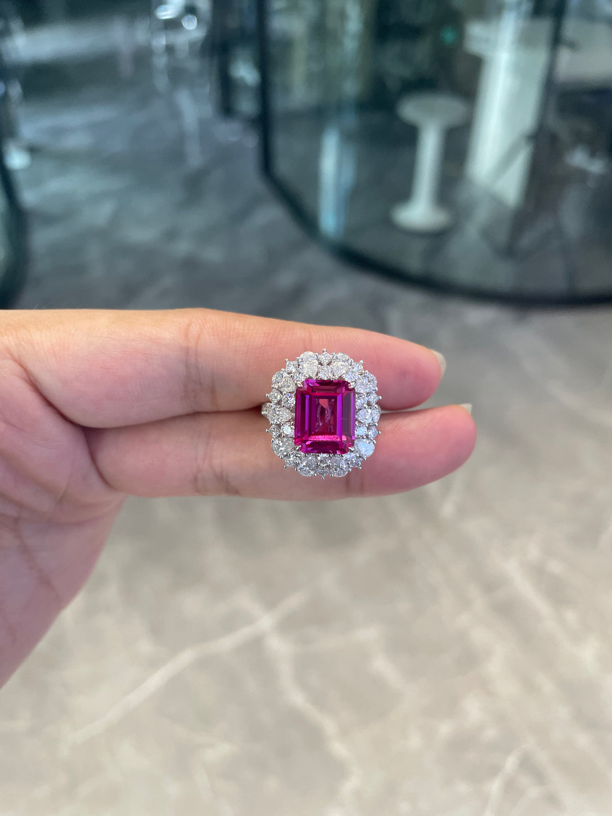 For Whataretheclarksdoing 18k white gold ring with 5.9ct gem stones And 2.381ct side diamonds