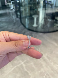 For Pawnee 18k yellow gold ring with 2.090ct E vvs1 diamond And 0.304ct side stones