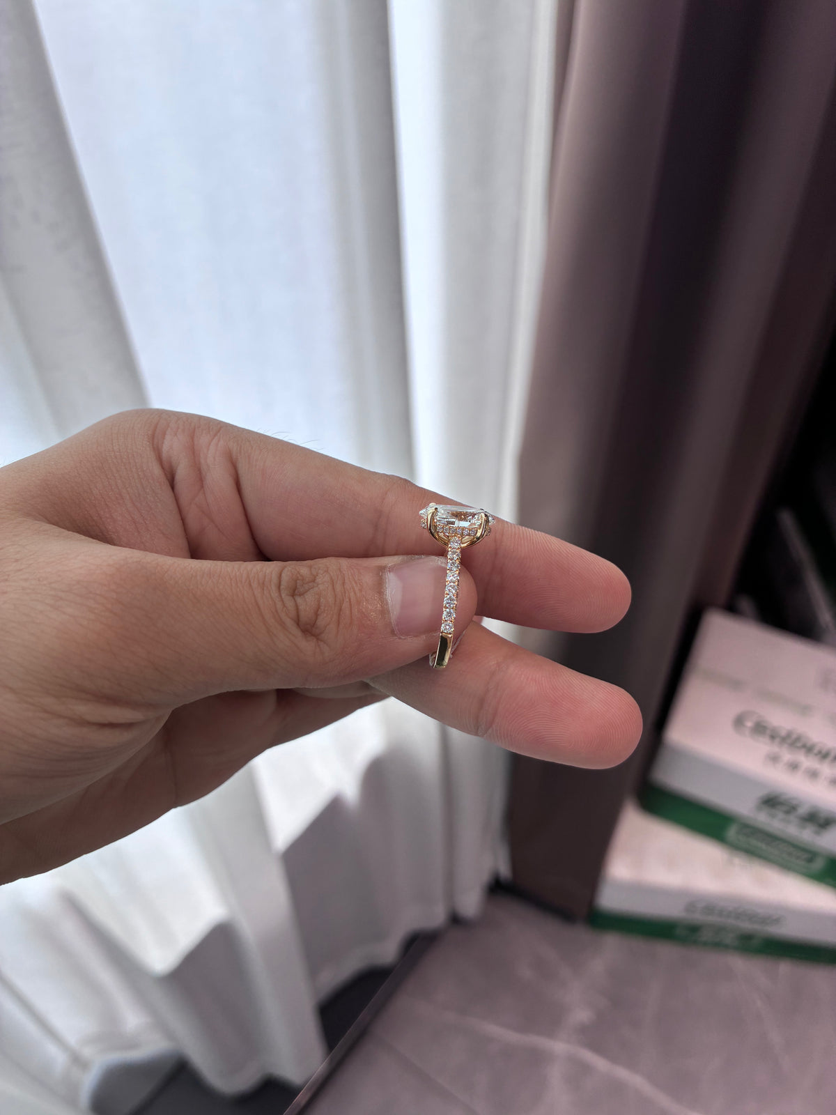For Crystal Duron 14K yellow gold ring with 3.030ct E VS1 main diamond And 0.431ct side stone