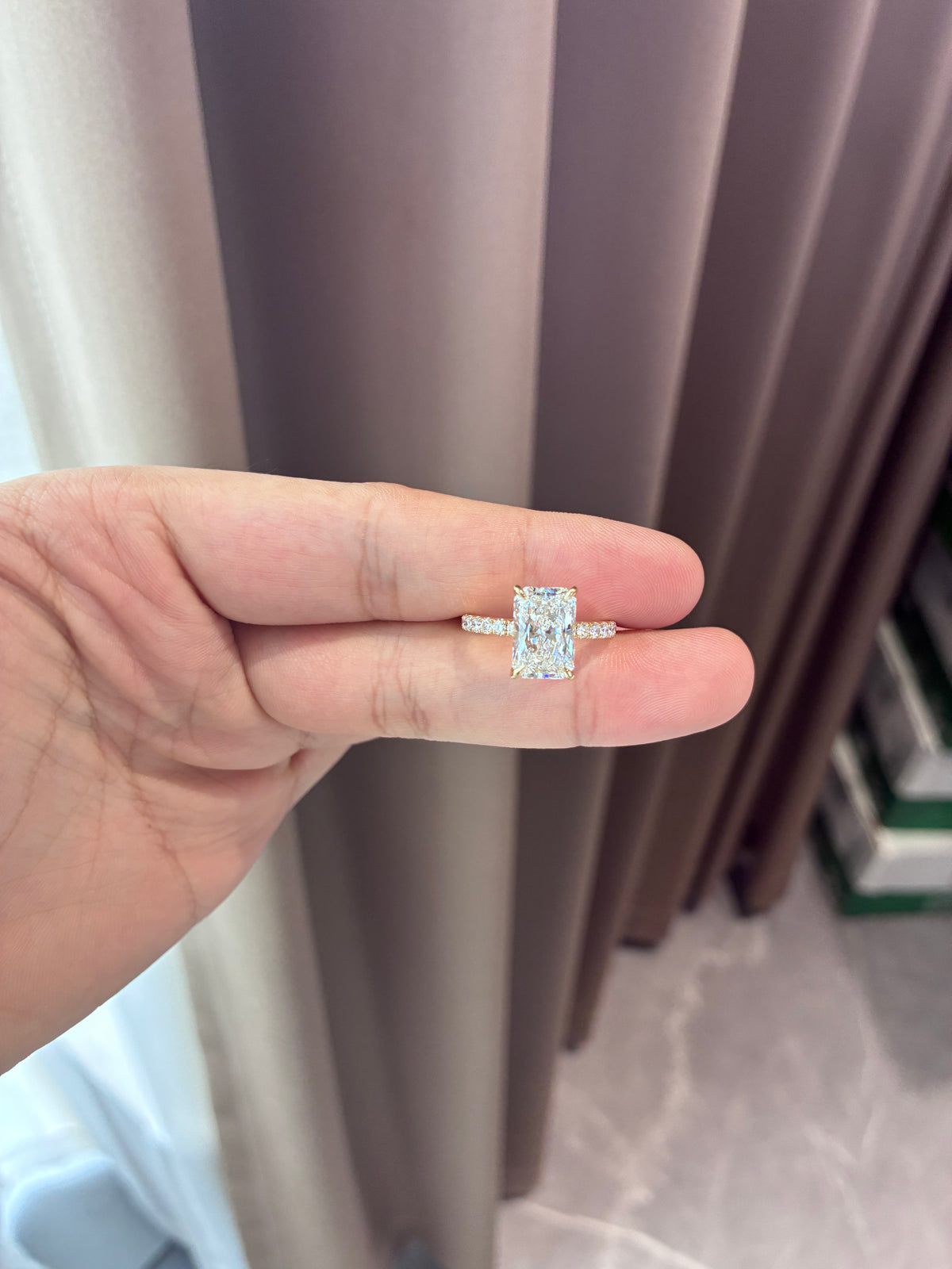 For digitalmomash 14k yellow gold ring with 3.1ct diamond And 0.388ct side stone
