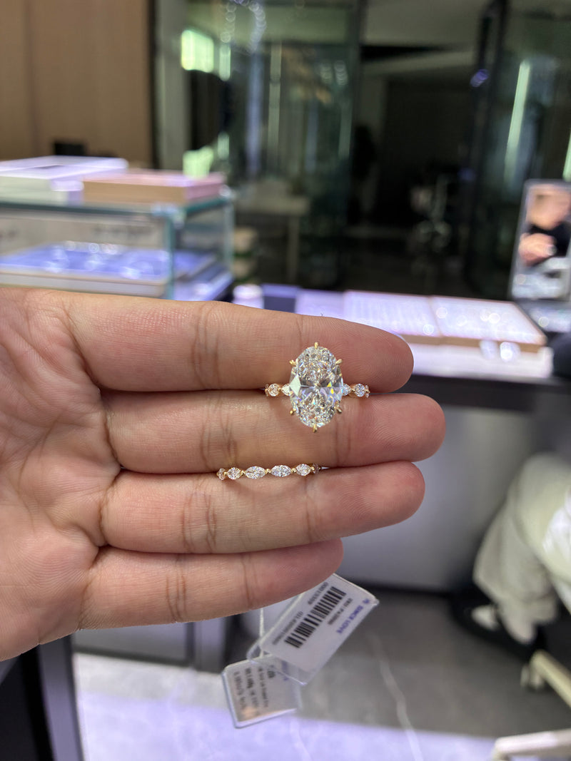 For Victoria 14k yellow gold ring with 5ct main diamond And 14k yellow gold marquise band
