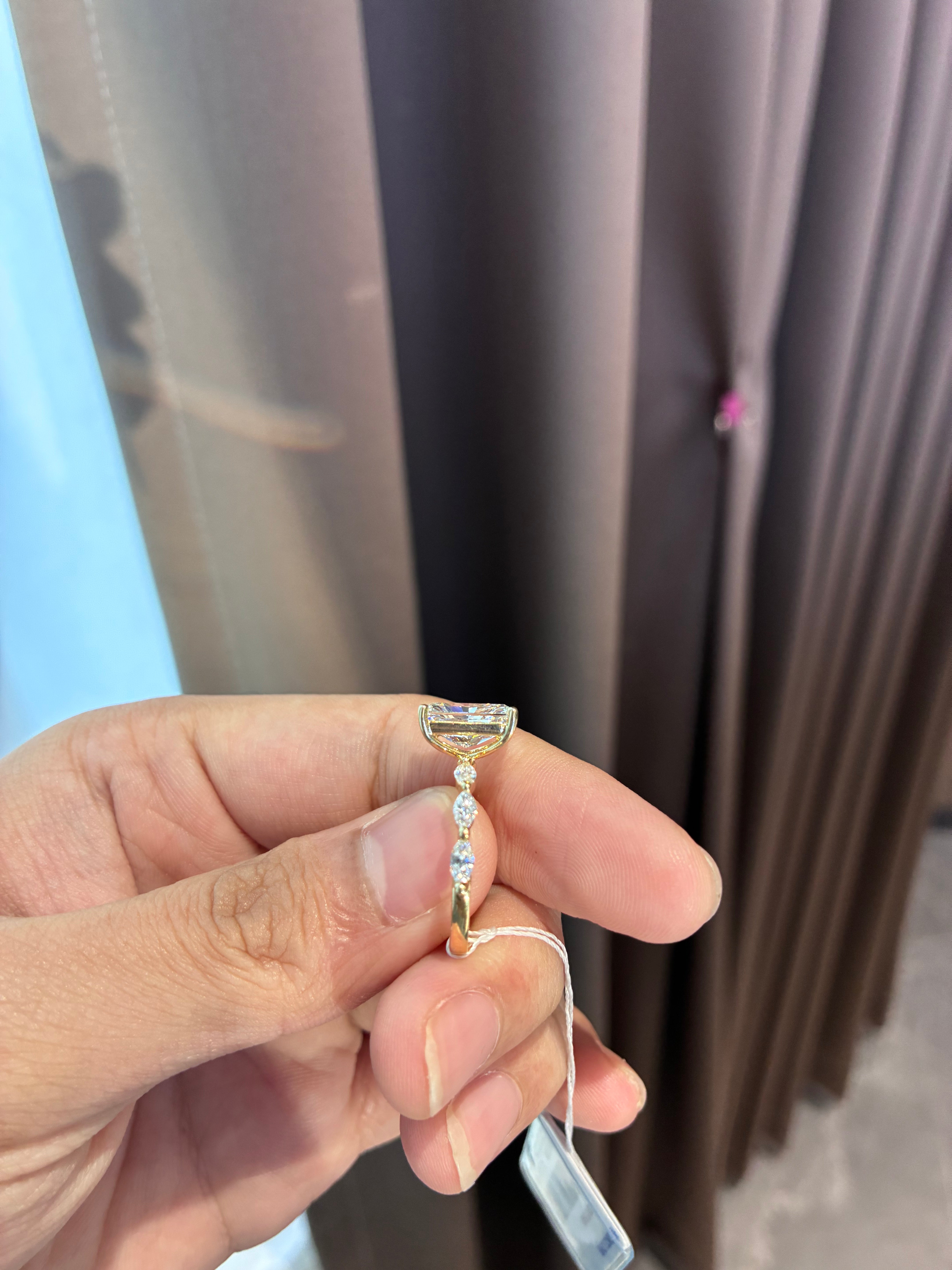 Deposit For klinaee 14k yellow gold 2.5mm thick ring with 5ct E VVS2 diamond And 0.512ct side stones