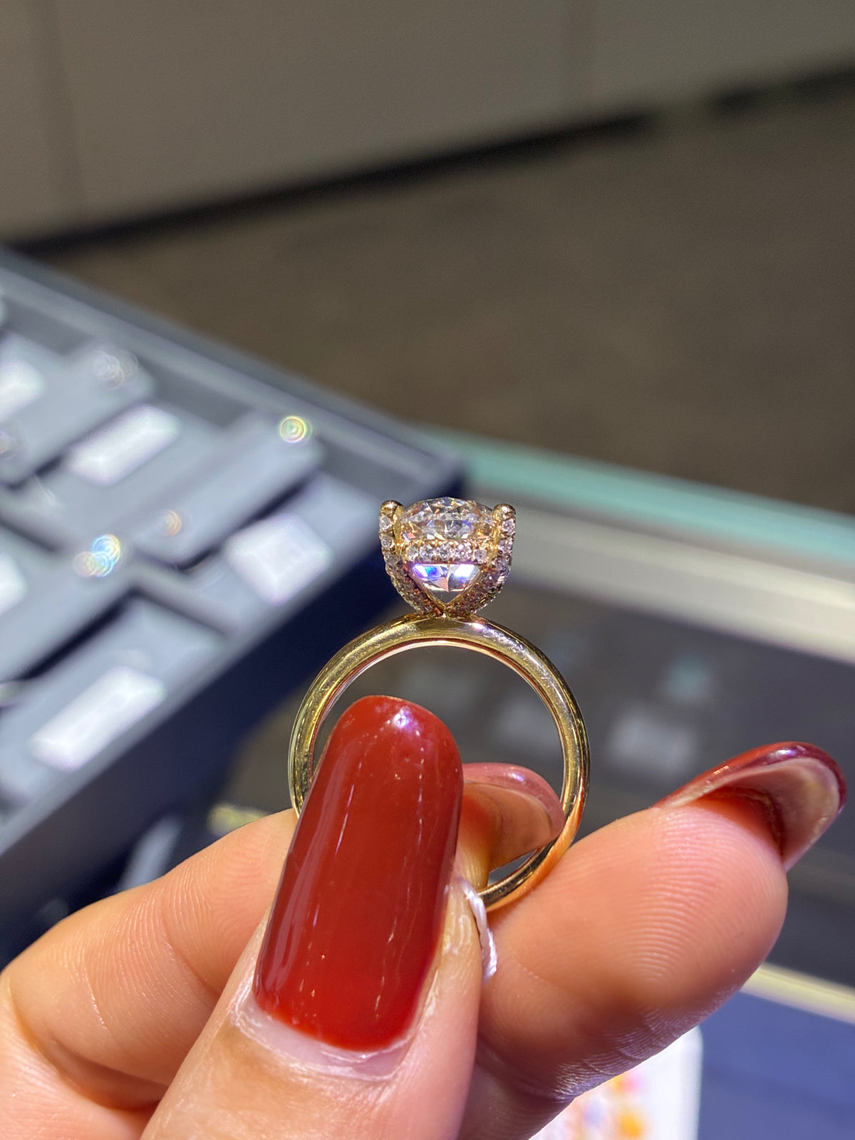 For dear Deloitte: empty setting only, 2mm, 4 prongs with stone,