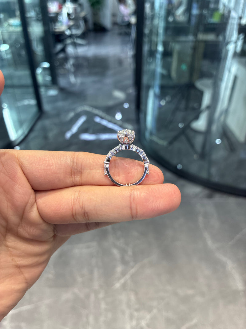 For Kay Bee 14k white gold ring with 4ct E VVS2 diamond And 0.914ct side stones