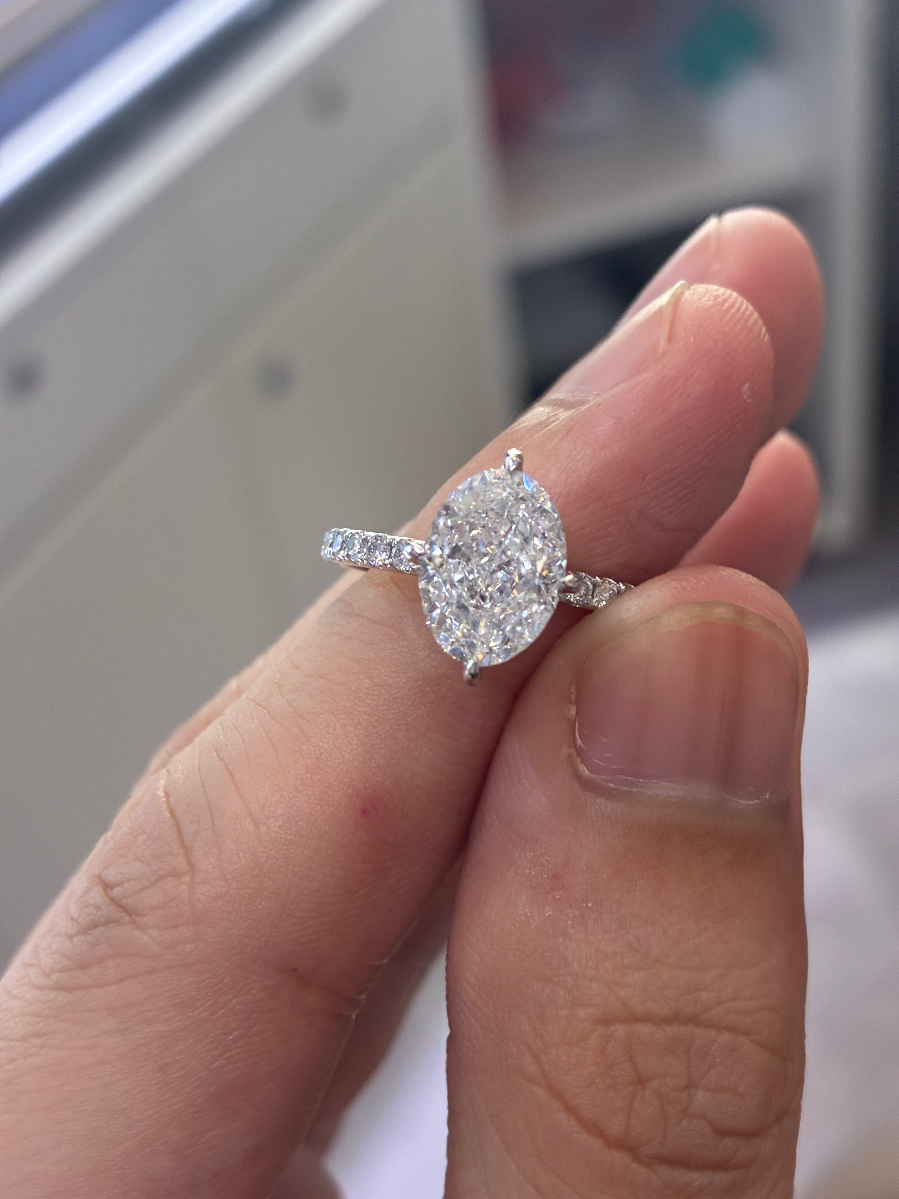 Ashley for pay (3.13 carat oval 18k white gold, D/vvs2)