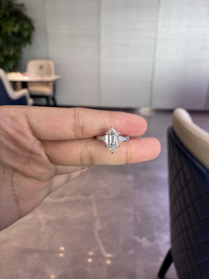 Deposit For Jewel Marie platnium ring with 2ct main diamond