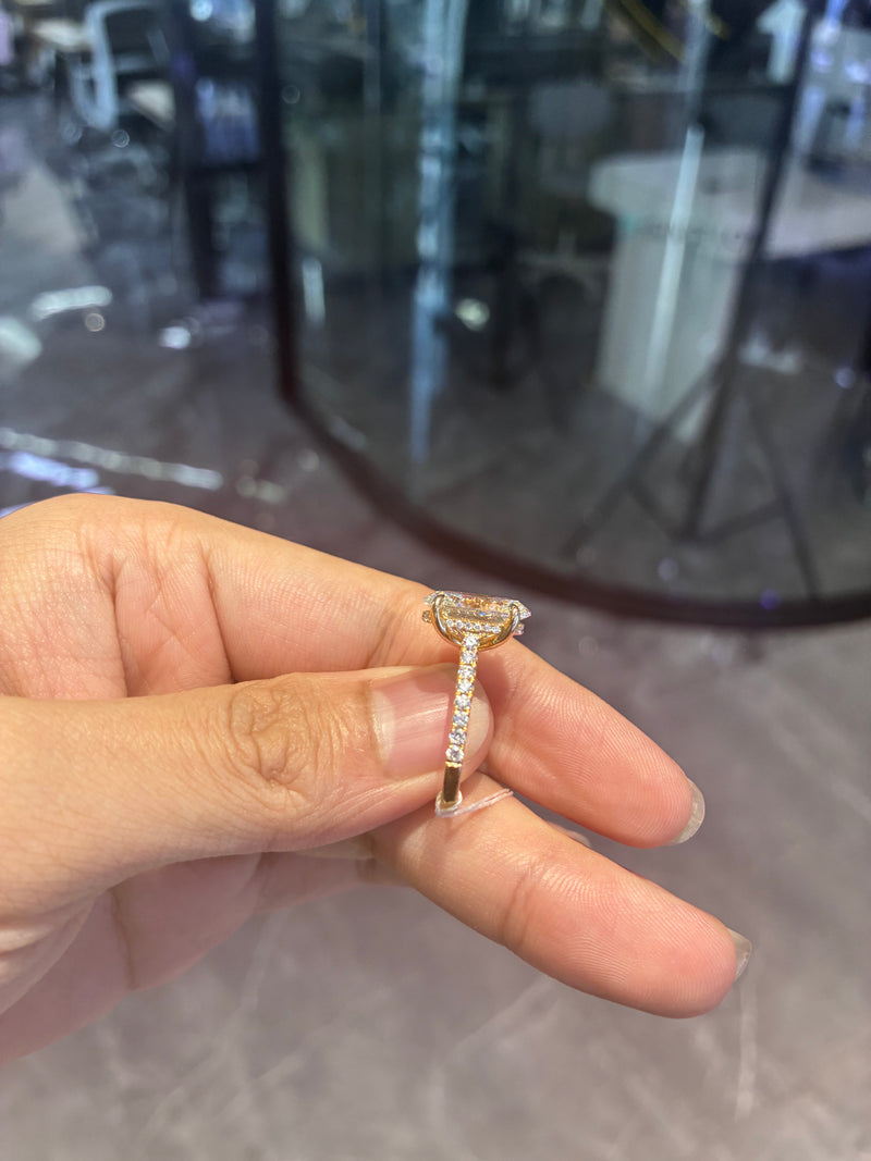 For DF 14k white gold ring with 2ct oval diamond E vvs2 quality And split shank design