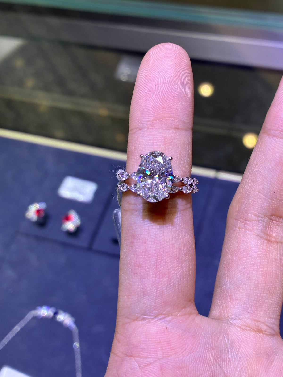 For Haley 18k yellow gold 3.500ct D VS1