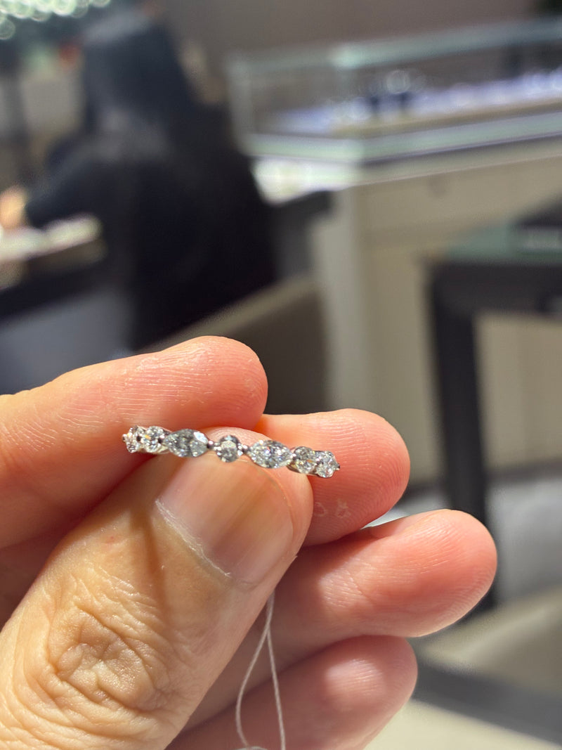 For Lourdes, 18k gold round and Marquis, D-E/VS-VVS,  0.629ct half eternity band