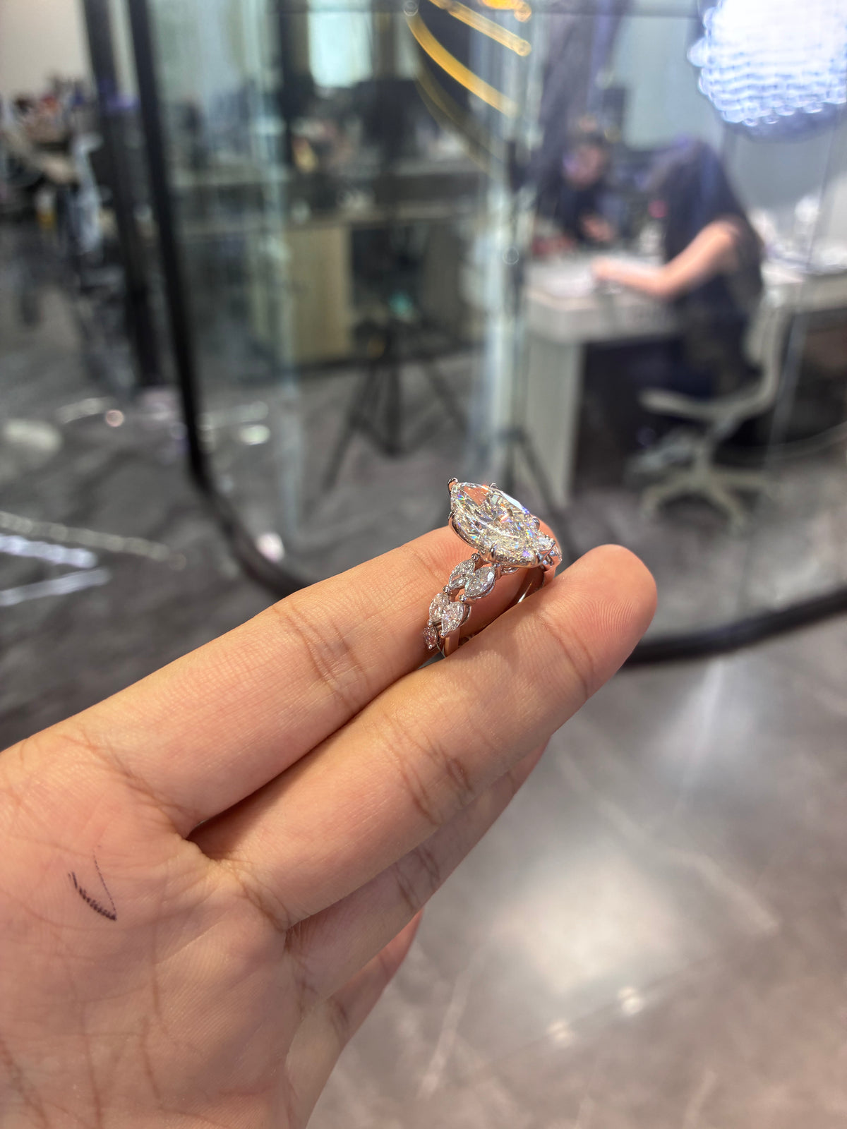 Deposit For jackie 14k white gold ring with 4ct EVVS2 diamond 0.9ct side stones  And 14k white gold 0.8ct diamonds band
