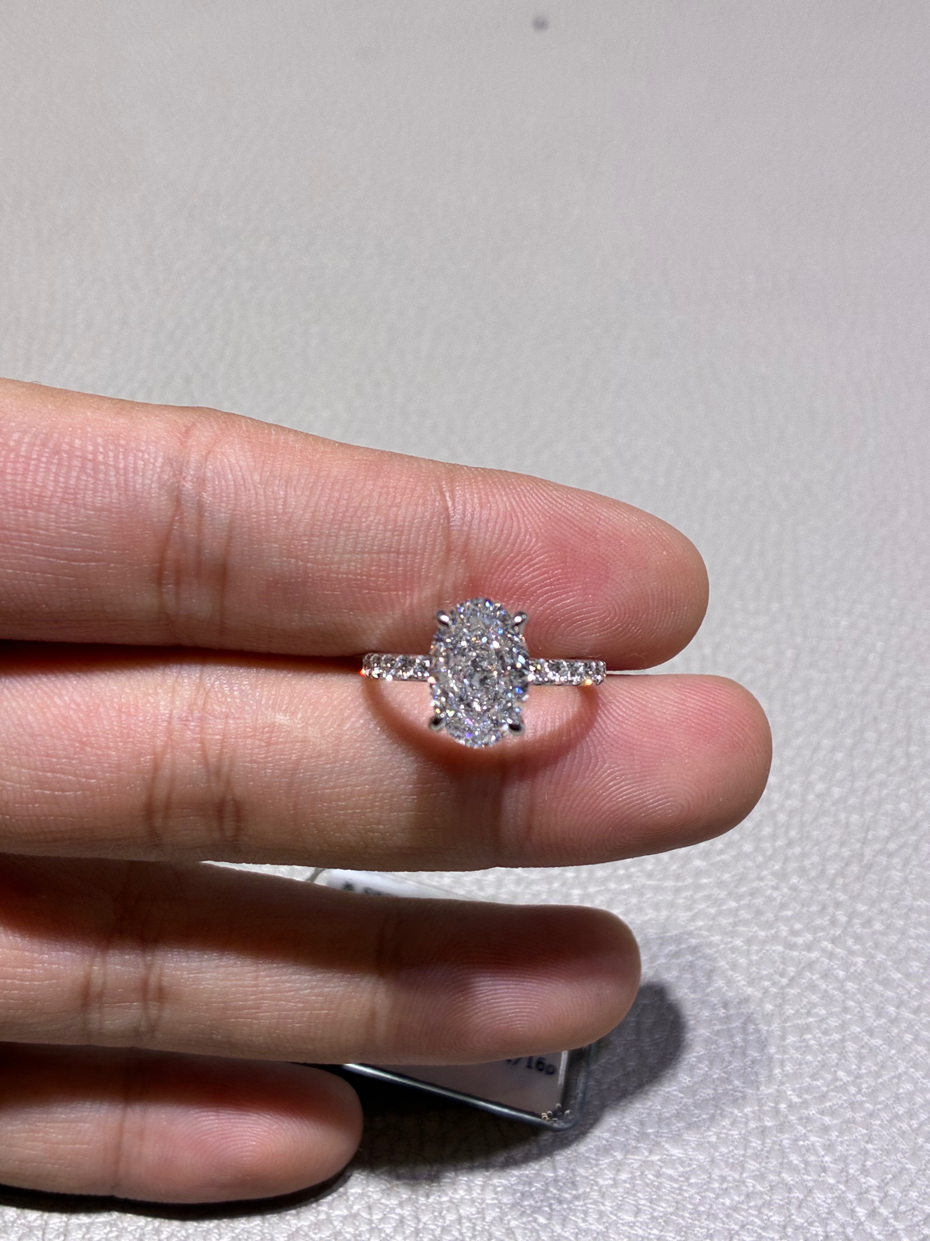For Lisa 18k white gold ring with 3.100ct/1p 0.345ct/16p diamonds
