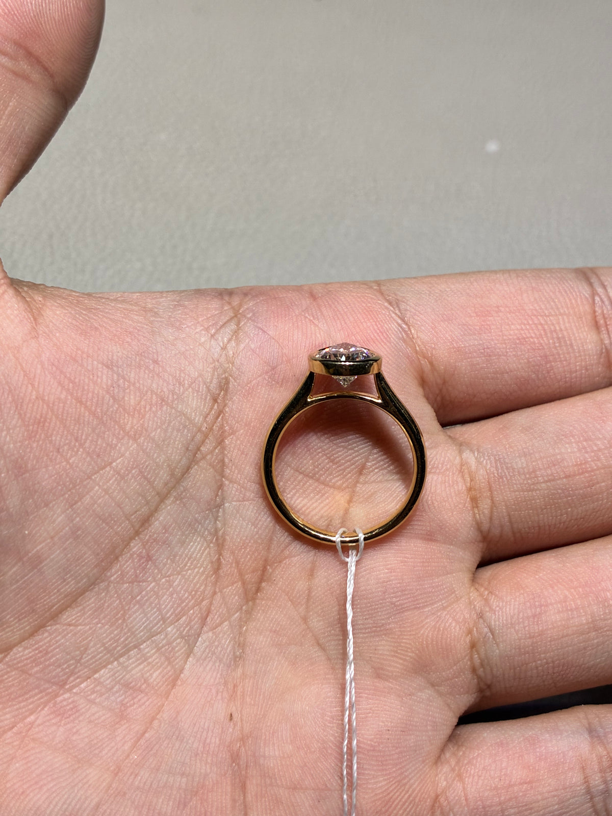 For Hadley Wian 14k Yellow gold pear bezel ring with 2.060ct/1p E/vs1 diamond