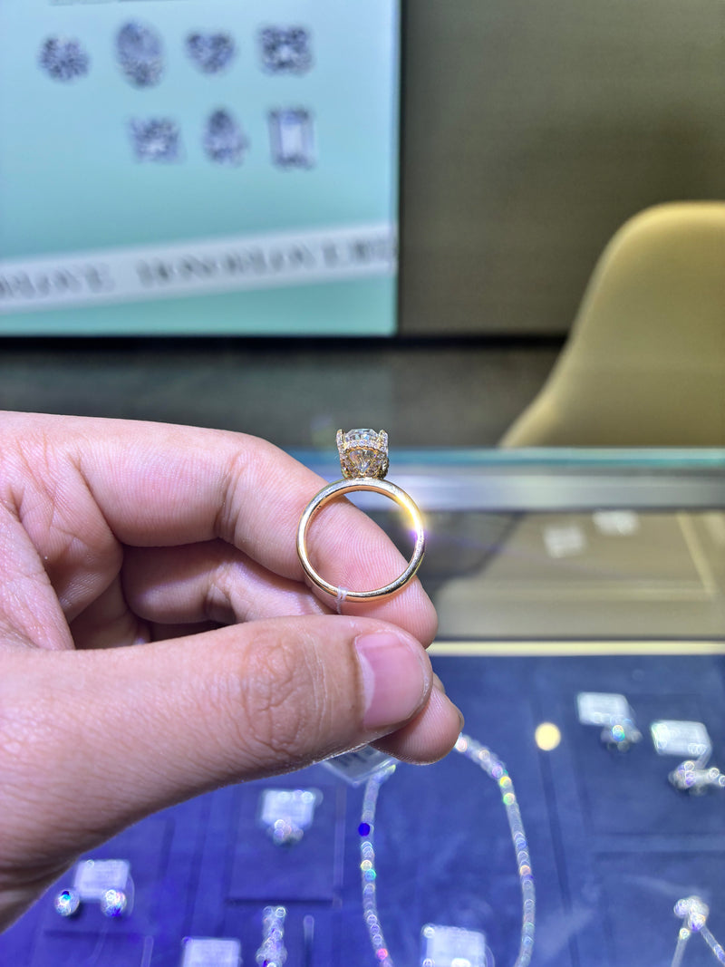 For Hayley 18k yellow gold ring with 4.010ct/1p D/vvs2 diamond and 14k yellow gold band