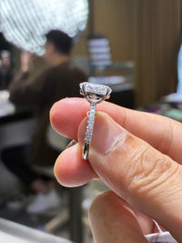For kimberlyschultz(18k white gold 3.1ct D/vs1 oval ring)