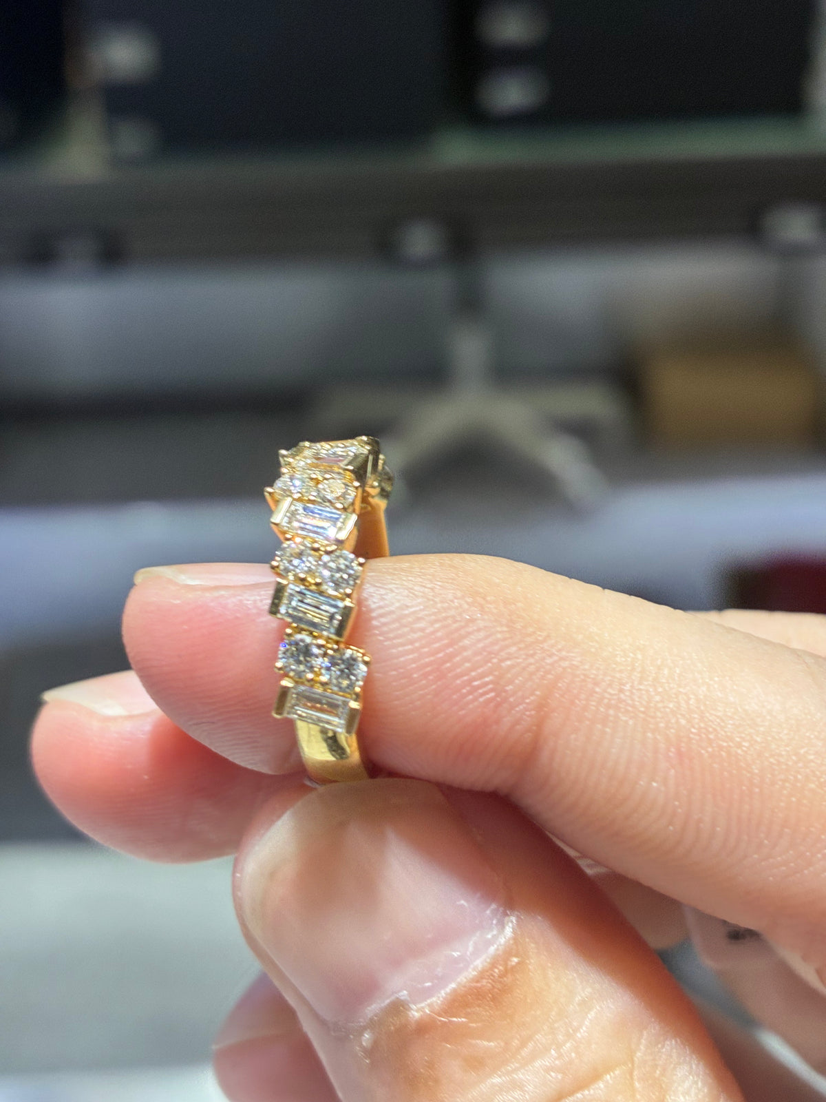 for noorelqadicampbell （18k yellow gold Half eternity band）