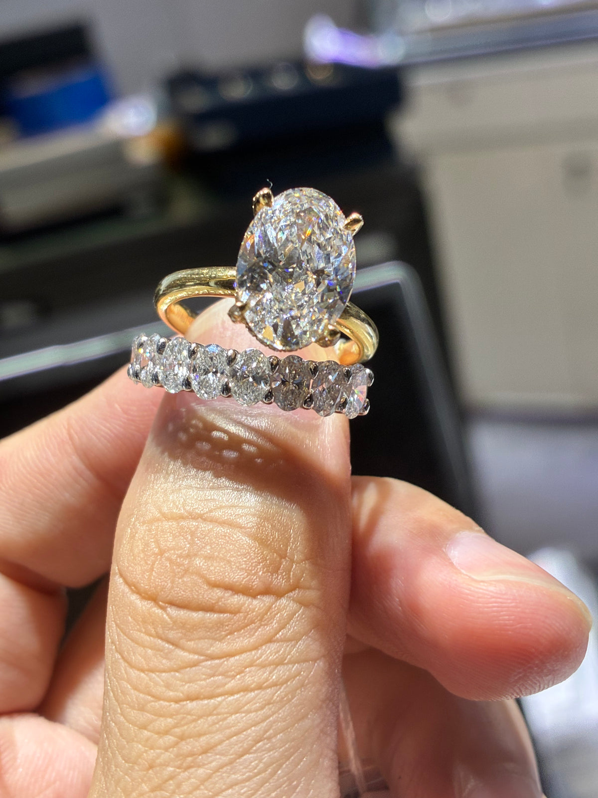For Leeann Customization(18k white gold 5.06ct D/vs1 oval ring And 18k white gold band )