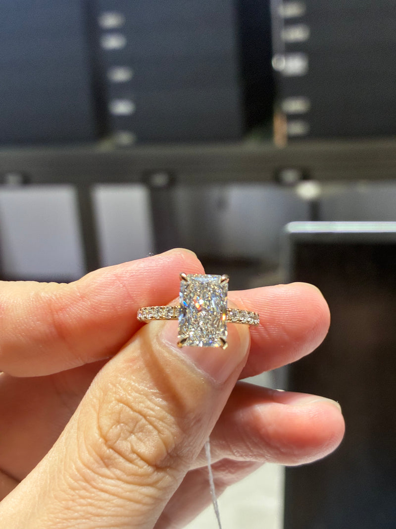 for Becky Potts （14k yellow gold 3.07ct radion E/vs1 ring )