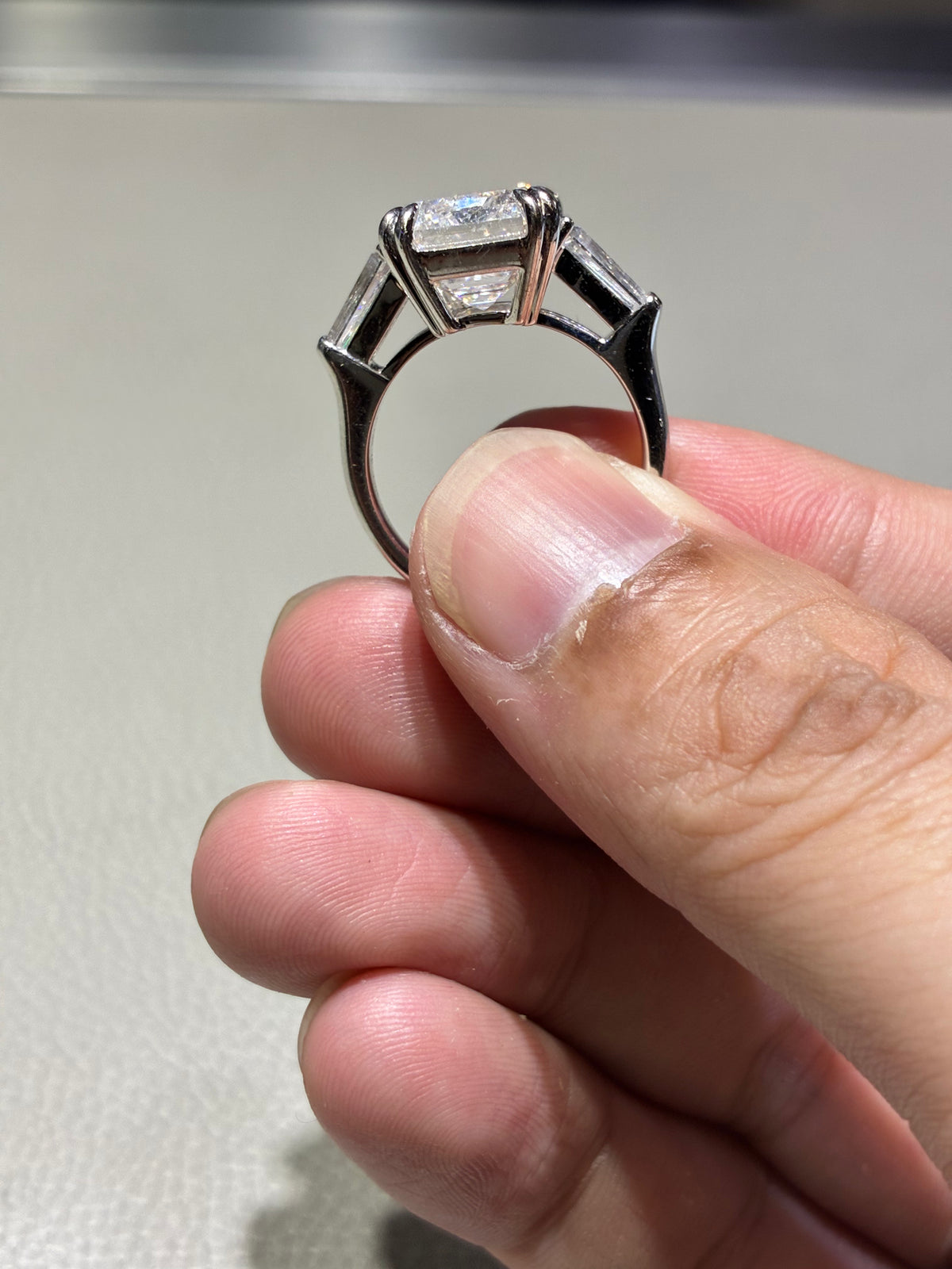 For Michael Shulman Customization (18k yellow gold 10.49ct Emerald E/vvs2 ring)