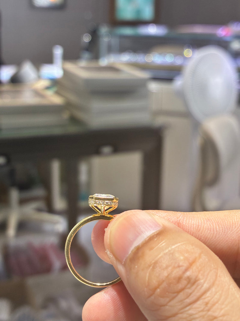 for LindseyyBravo （18k yellow gold 10ct Elongated emerald cut E/vvs ring）Customization deposit