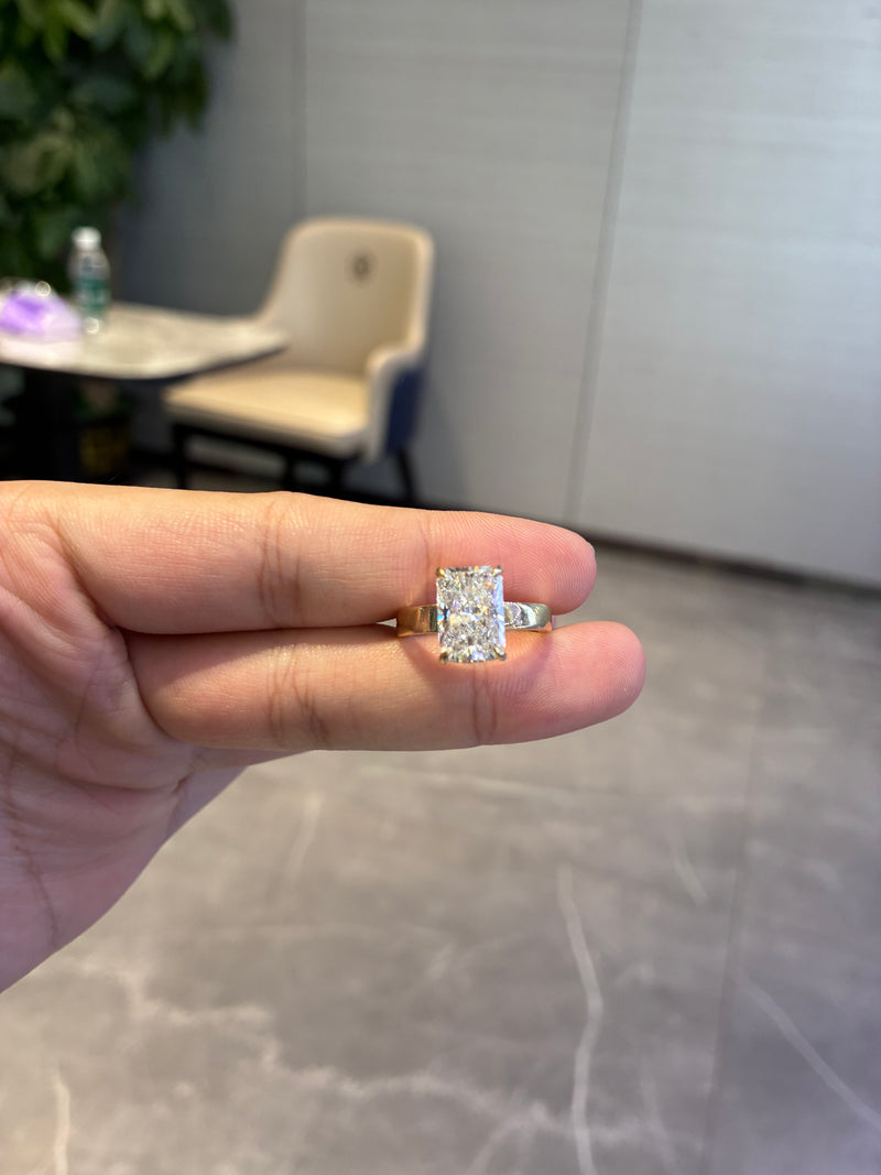 For Mom Mommy 14k yellow gold ring with 4.08ct main diamond E/VS1 And 0.238ct side stones