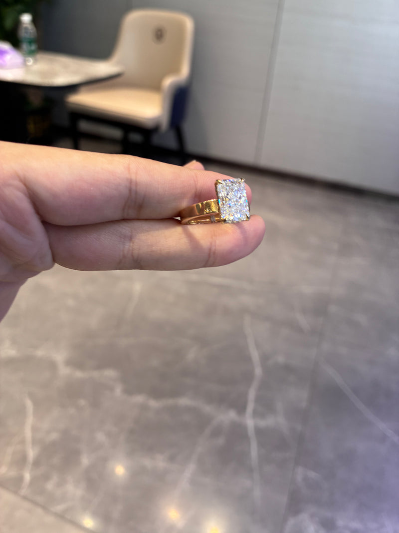 For Mom Mommy 14k yellow gold ring with 4.08ct main diamond E/VS1 And 0.238ct side stones