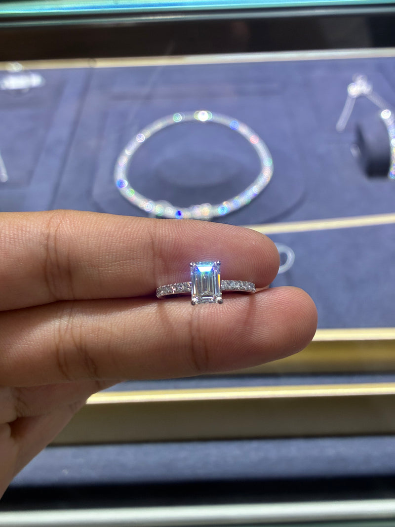 For jojo 18k white gold ring with 1.43ct  diamond