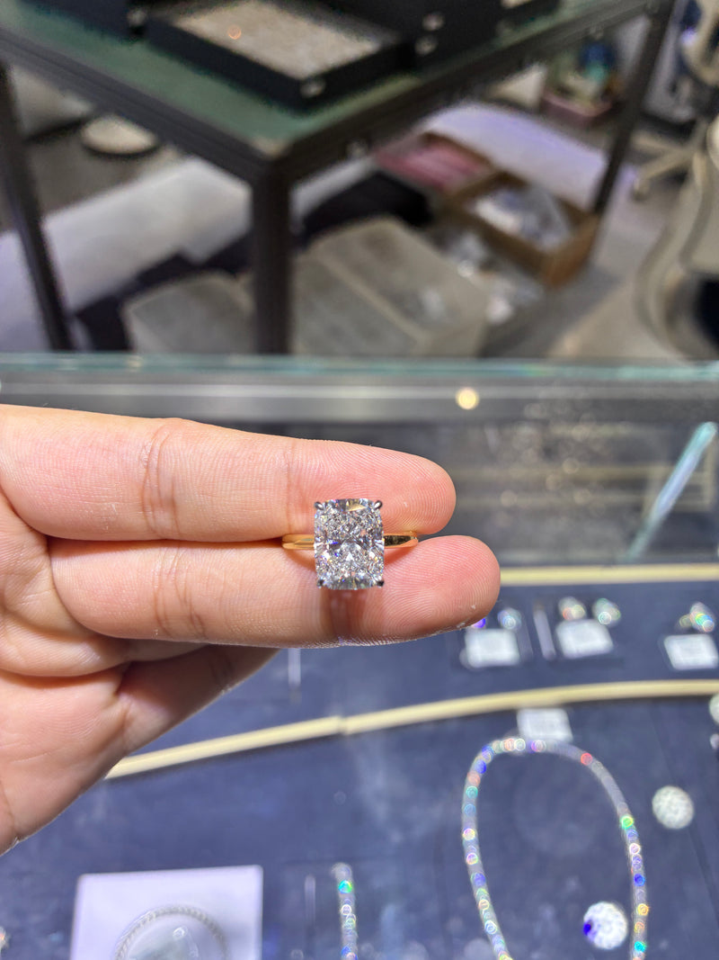 For Michelle 18k yellow gold ring with 5.1ct diamond and 0.183ct side diamonds