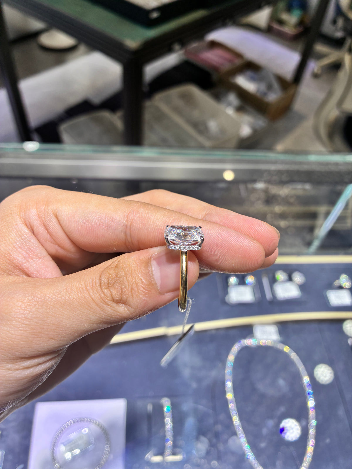 For Michelle 18k yellow gold ring with 5.1ct diamond and 0.183ct side diamonds