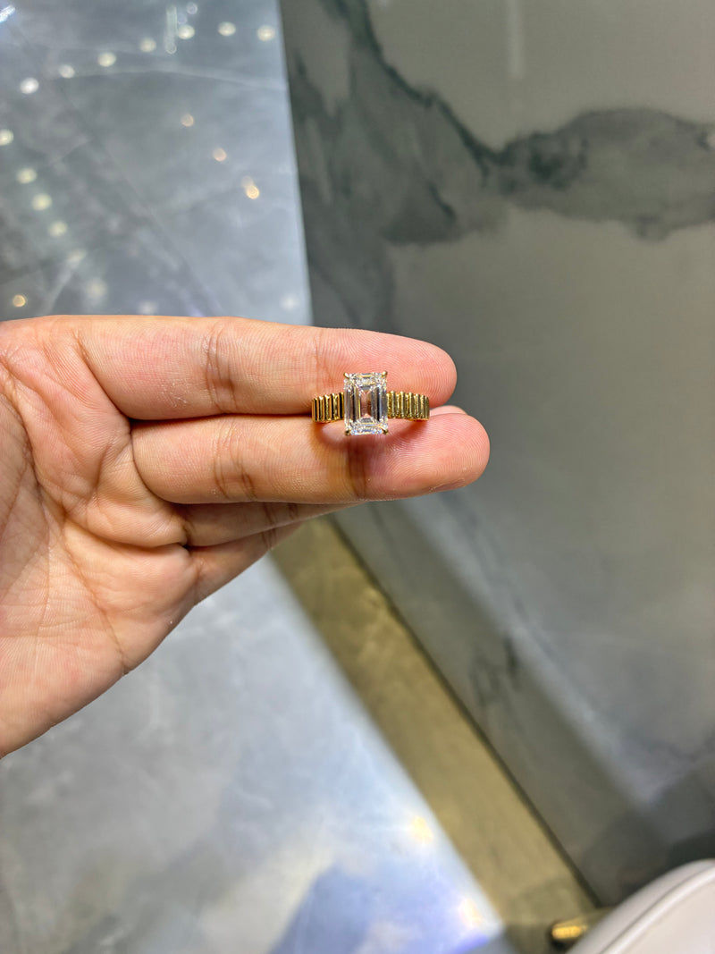 For NC 18k yellow gold ring with 3.380 D vvs2 diamond