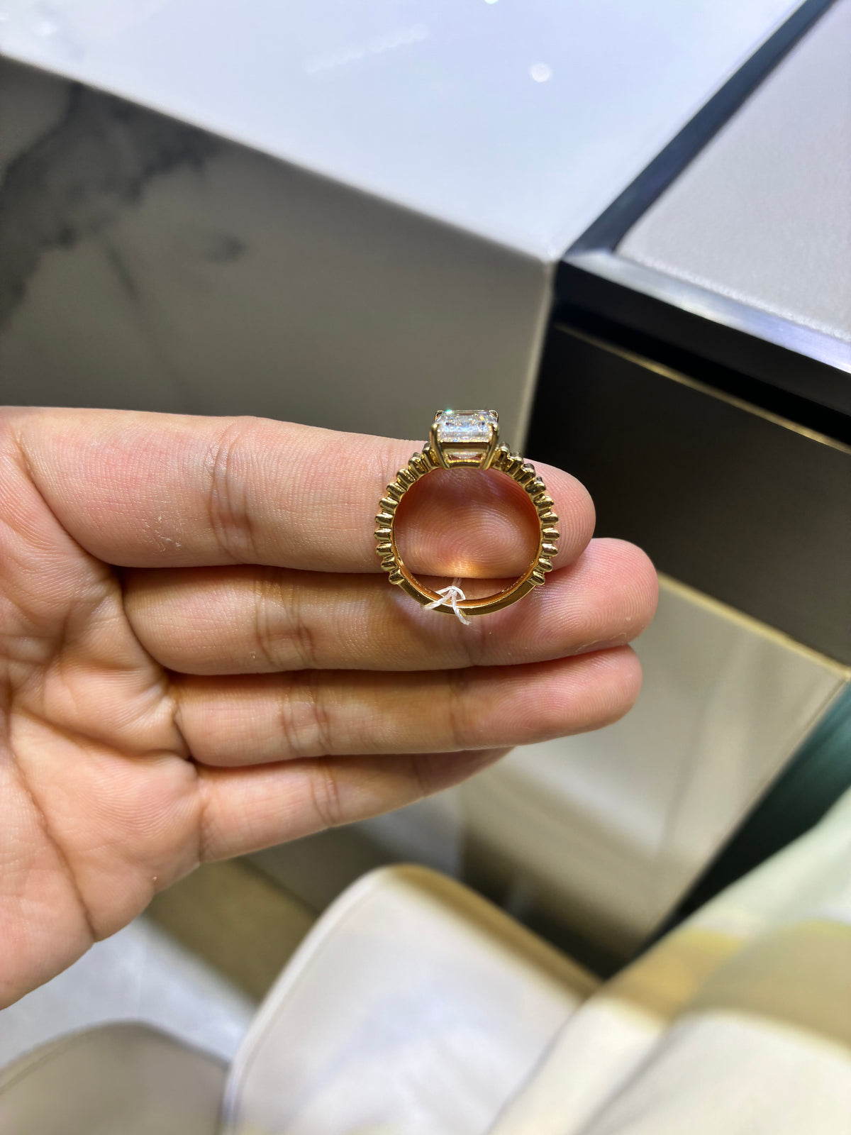 For NC 18k yellow gold ring with 3.380 D vvs2 diamond