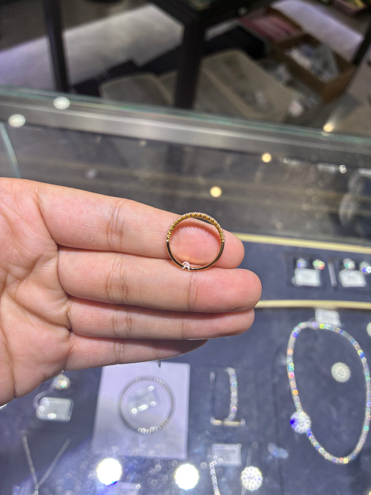 For 🌻 18k yellow gold band with0.436ct diamonds