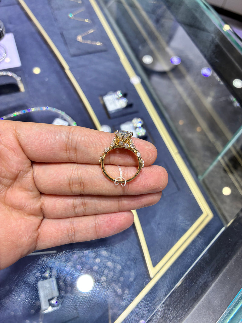 For Fina 14k yellow gold ring with 3.010ct diamond and 0.930ct side diamonds