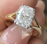 Deposit for Sandra 14k yellow gold+14k white gold tulips, 3.5ct elongated cushion, around 2.7g gold weight, E color and VVS1 clarity.

Discounted price is $2256❤️