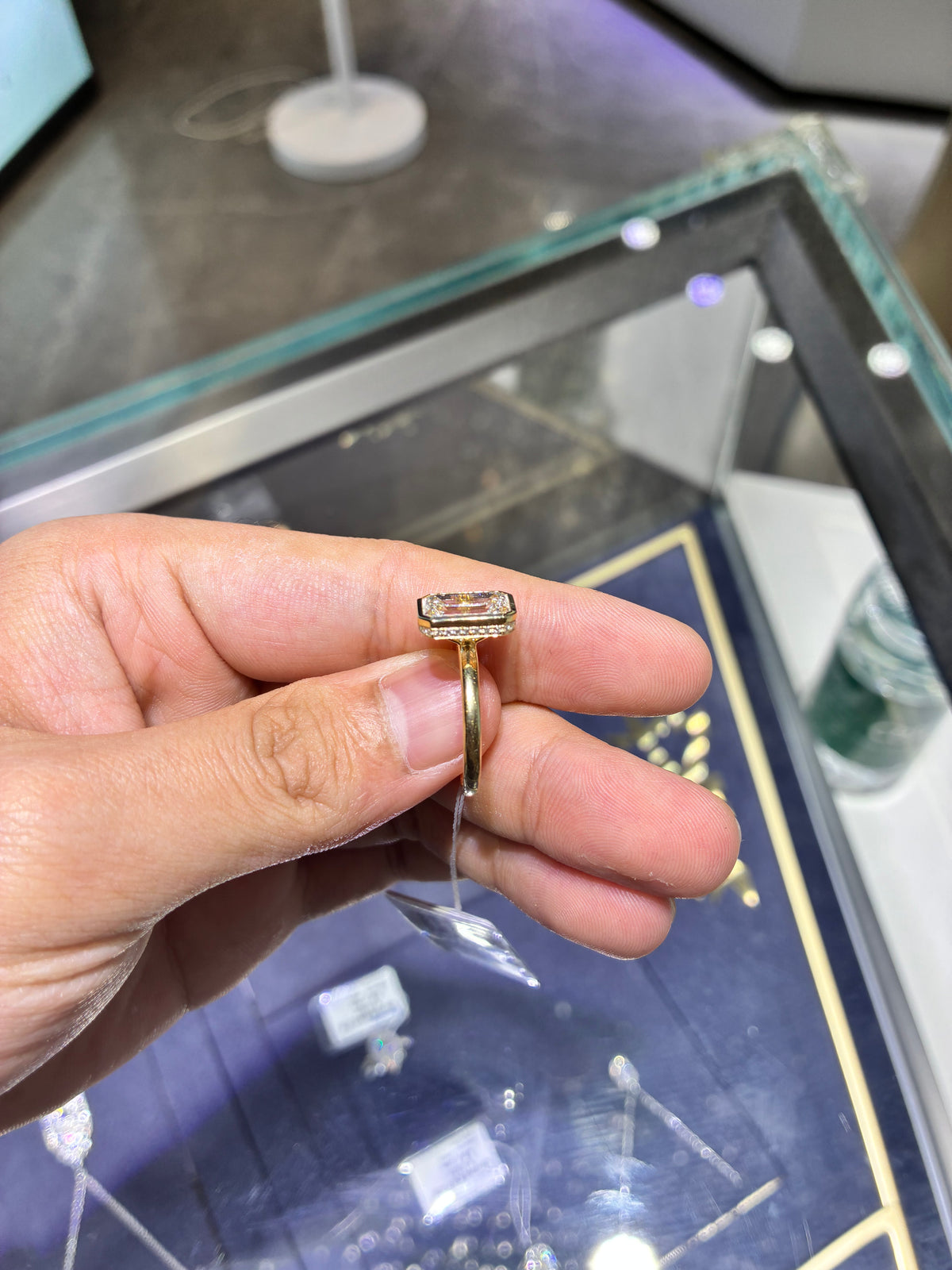 For Hector 14k yellow gold ring with 3.060ct diamond and 0.118ct side diamonds