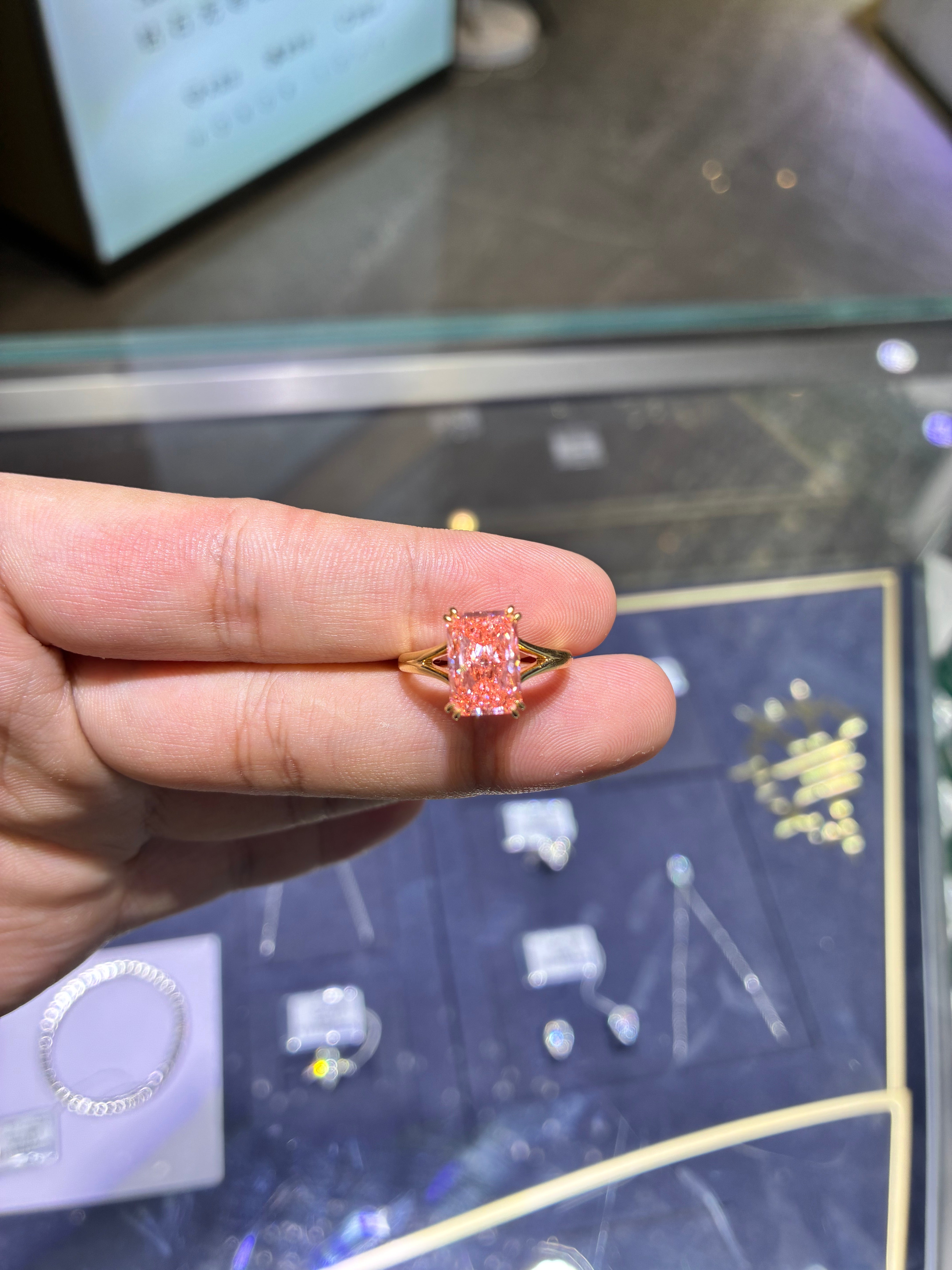 For Luvdust1 18k yellow gold ring with 3.020ct main pink diamond