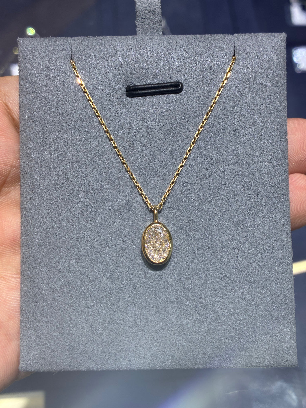 For Cndy B Two necklaces in 18K yellow gold