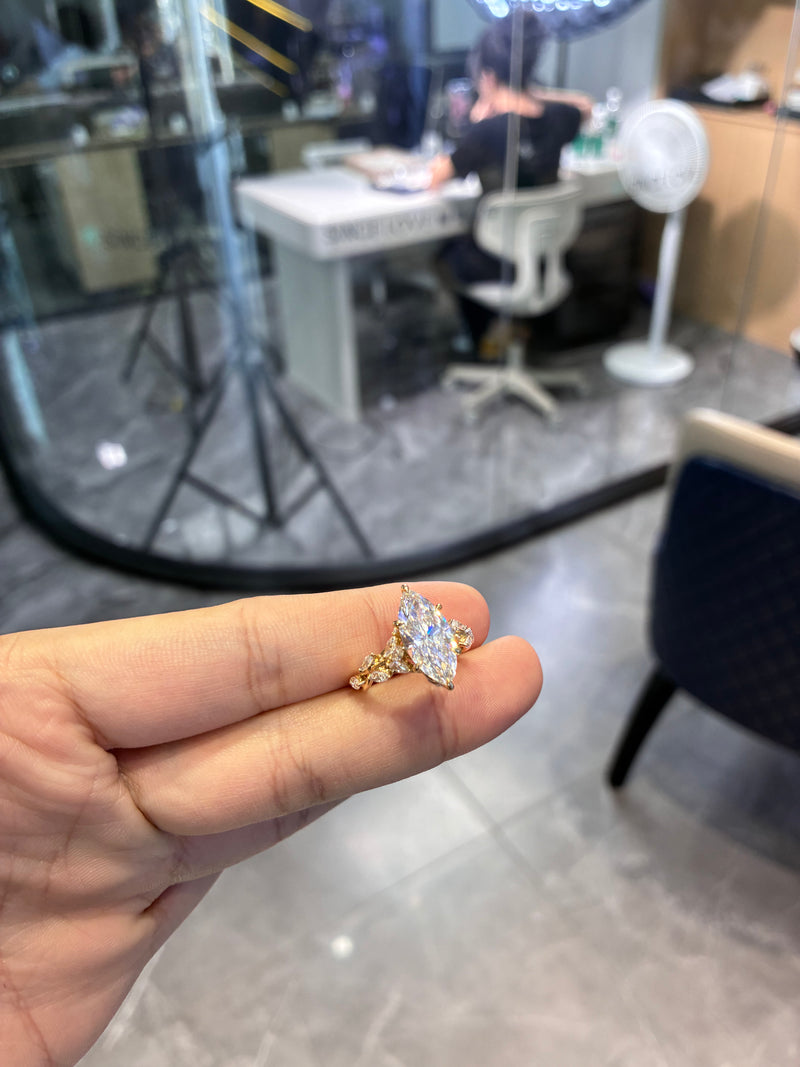 For Yoana 14k yellow gold ring with 3.020ct E VS1 main diamond And 1.183ct side diamonds
