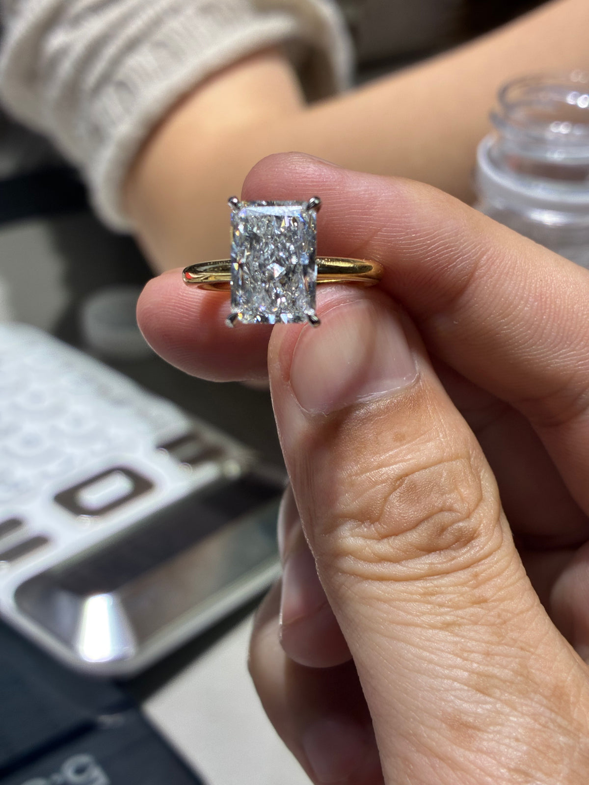 for love _Me （18k 4.09ct radiant E/vvs2 ring)