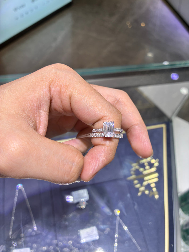 For roshellerose444 18k white gold ring(2ct D VVS2 main diamond)and 18k white gold band