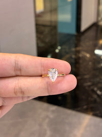 For Perla Gomez 1ct pear cut D VVS1 ring with hidden halo
