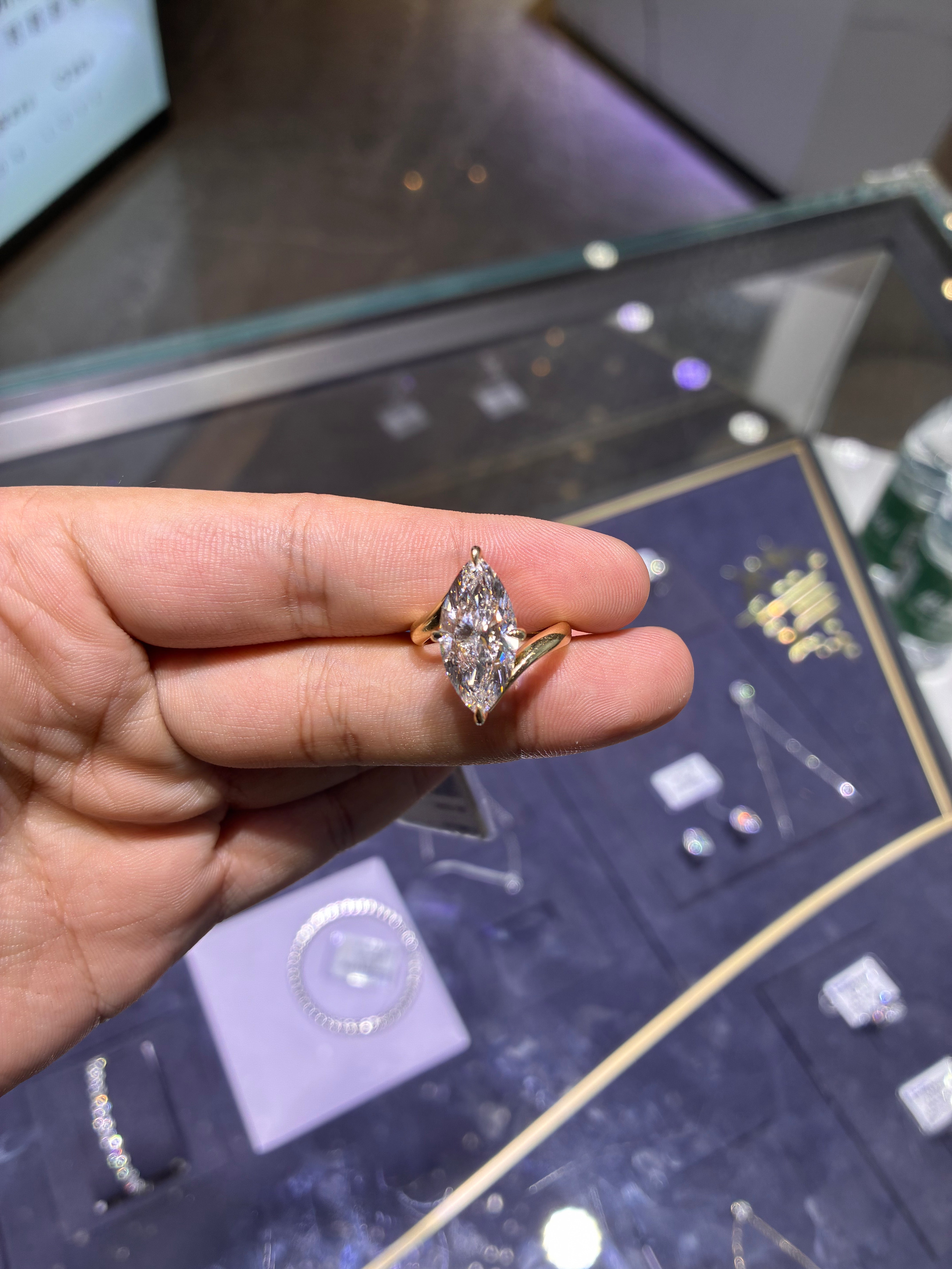 For Julie 18k yellow gold with 5ct diamond ring with igi and gil