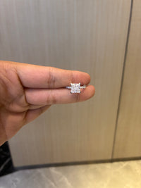 For Beverly Díaz 18k white gold 3.070ct main diamond ring（engraving: Beverly Díaz Flores)