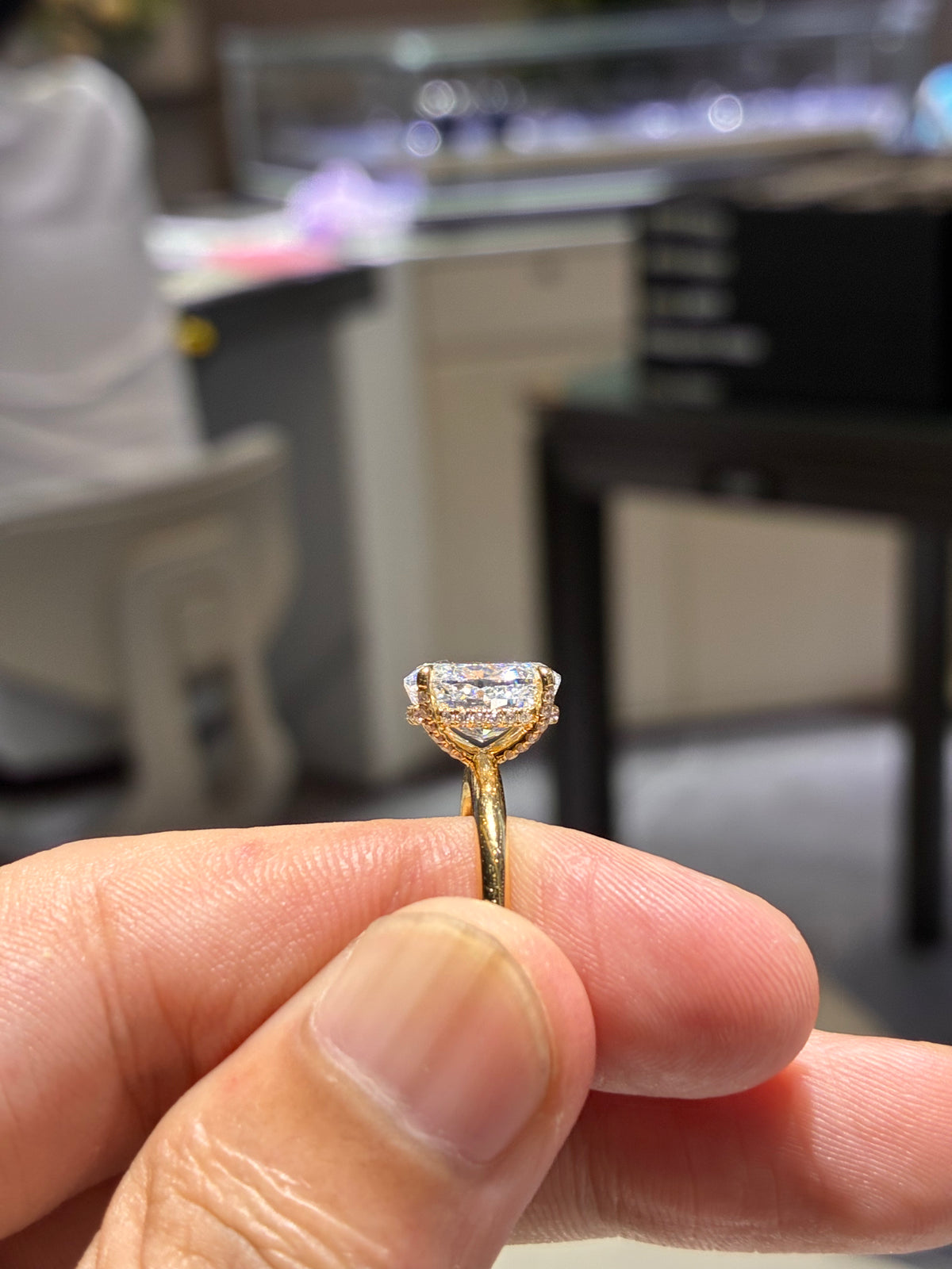 for Liz customers （14k yellow gold oval 3.09ct E/vvs2 ring）