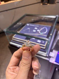 For DiamondWorld （14K gold, 3.03 carats, E color, VS1 clarity.