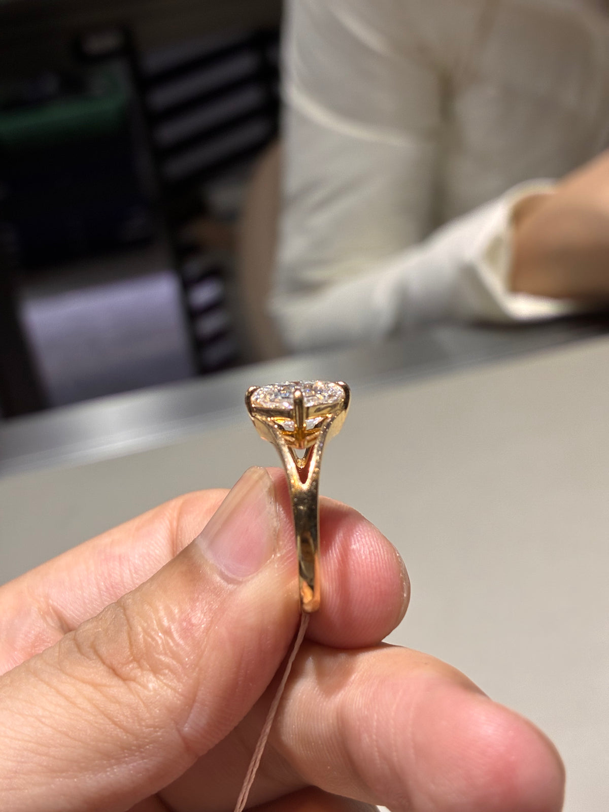 for gigi custom（14k white gold 3ct Ascher cut E/vvs2 ring）